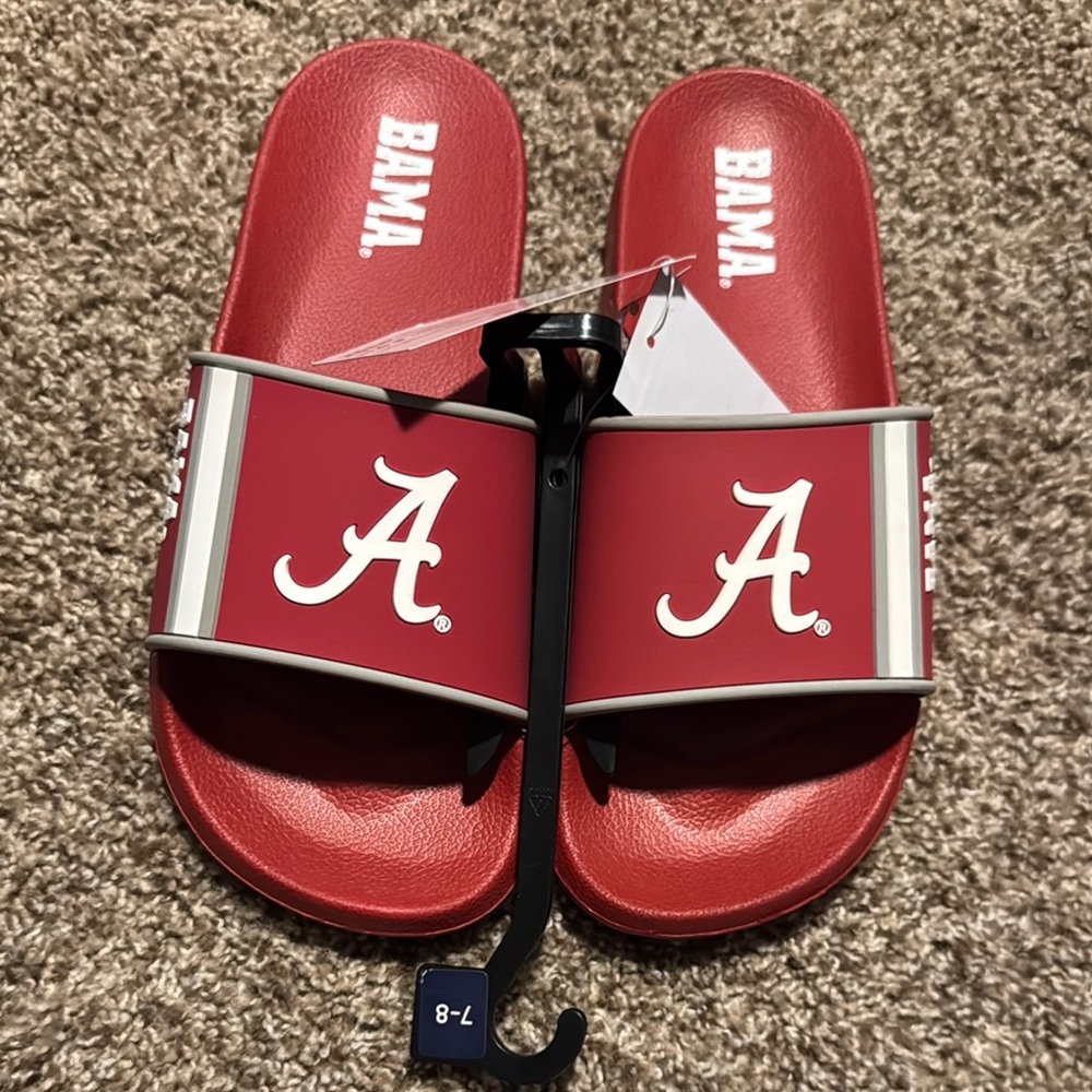 NWT Alabama Crimson Tide slip-on shoes (men’s 7-8 or women’s 9-10)